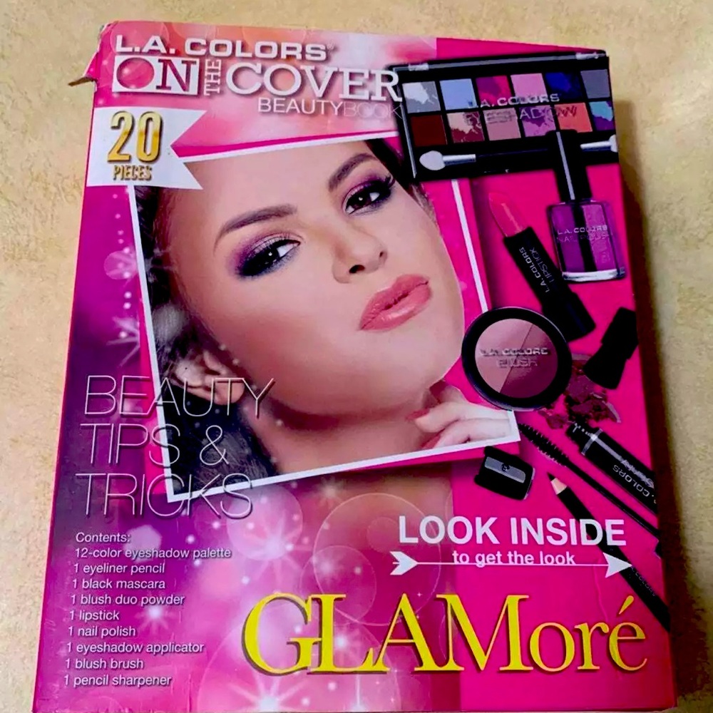 L.A. Colors On The Cover Beauty Kit 20 Piece Makeup Eyeshadow Lipstick Set